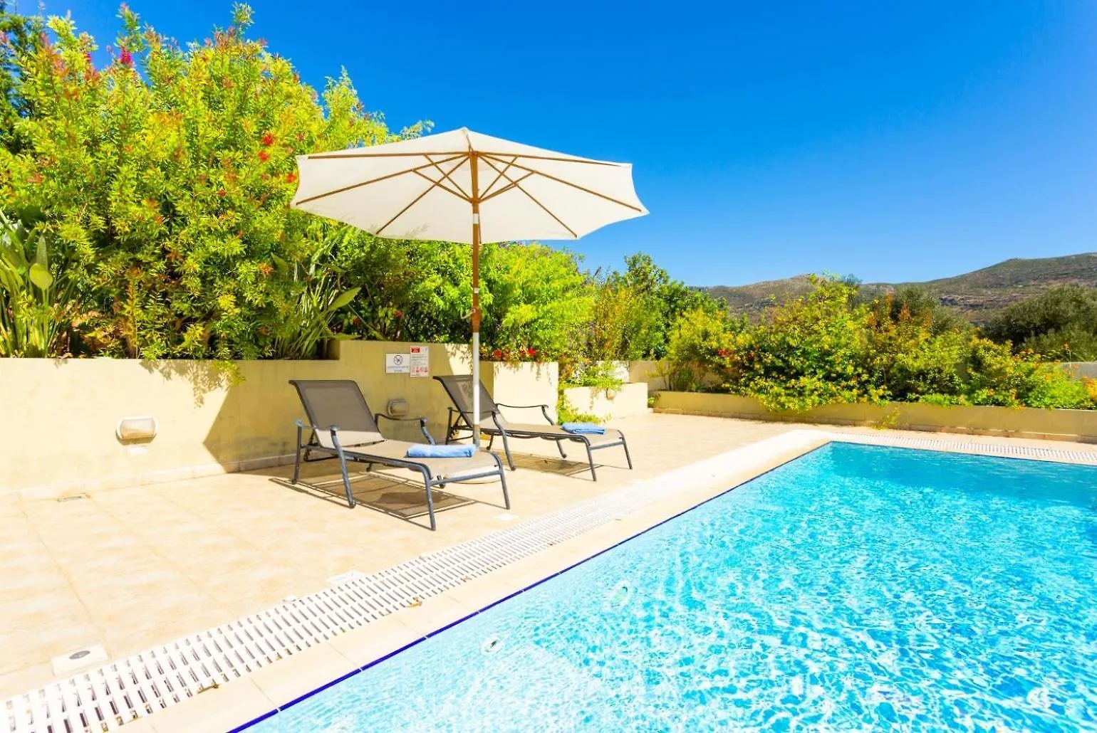 Villa Fedra Poros  0*, Poros (Kefalonia) Greece